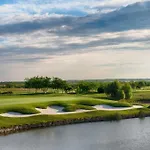 Sunny Ap In Golf Complex Lighthouse *