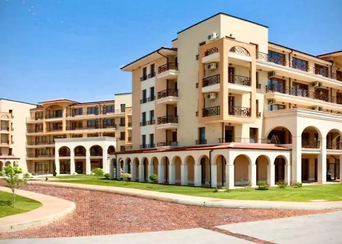 Sunny Ap In Golf Complex Lighthouse Apartment